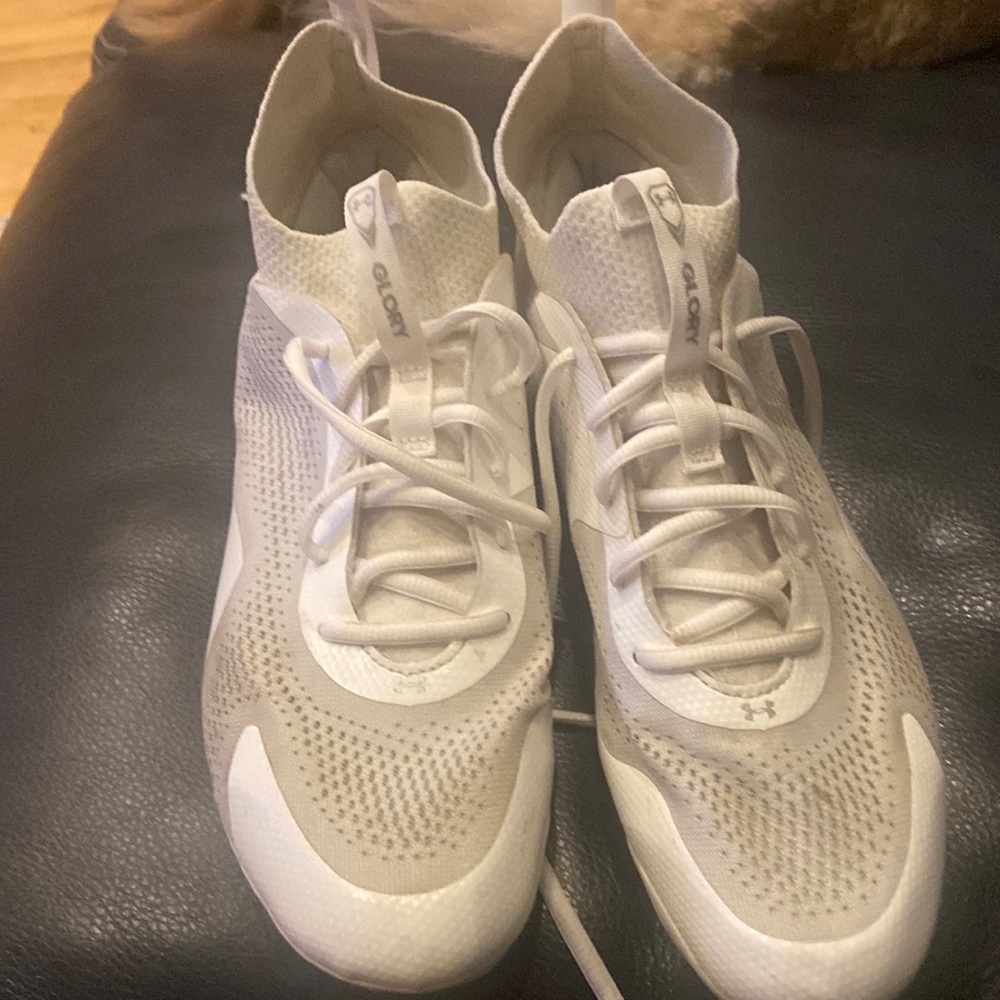 Under Armor Size 9 Women’s lacrosse Cleats.
